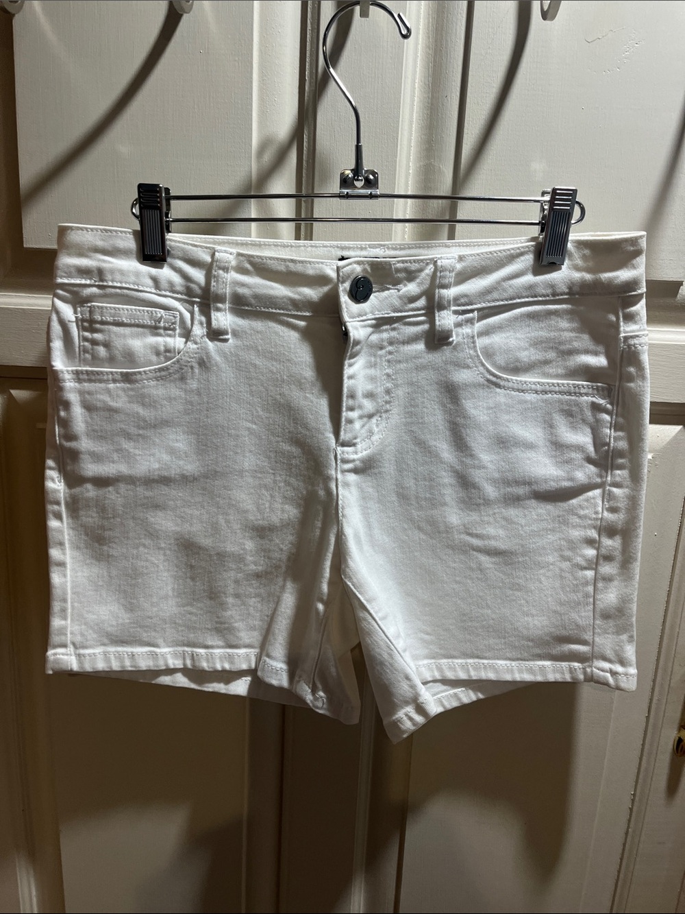 Earl Jeans White Denim Short Shorts